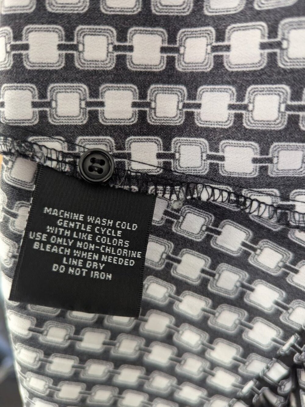 East 5th Black and White Geometric Pleated Button Down Blouse - Picture 12 of 12